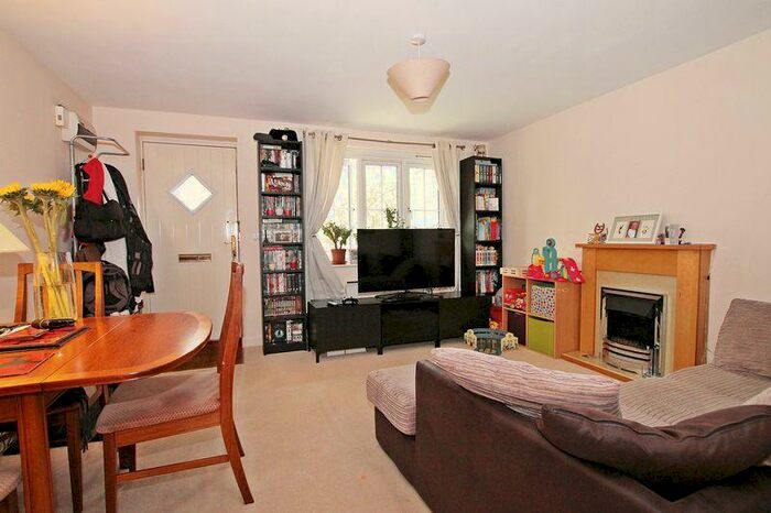 1 Bedroom Flat To Rent In Park Mews, Park Gate, SO31