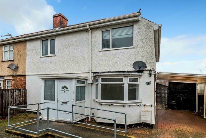 4 Bedroom Semi-Detached House To Rent In Swindon, Wiltshire, SN2