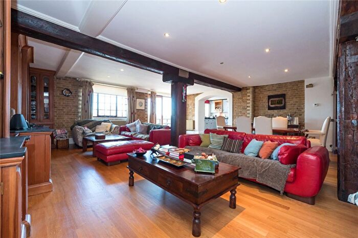 3 Bedroom Flat To Rent In Shad Thames, Shad Thames, SE1