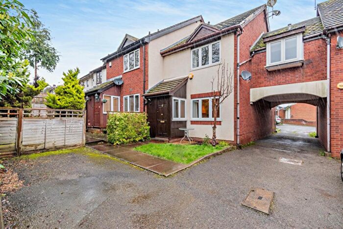 2 Bedroom End Of Terrace House To Rent In Fairfield Close, Northwood, HA6