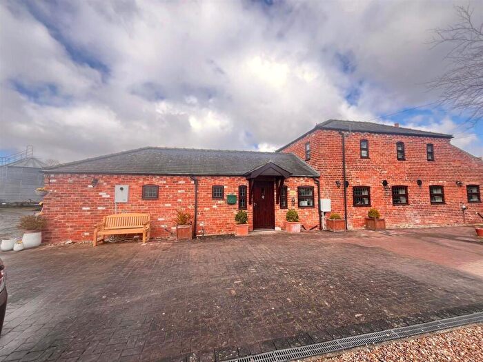 2 Bedroom Cottage To Rent In Main Street, Fulstow, LN11