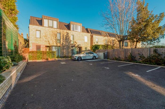 4 Bedroom House To Rent In Phyllis Pearse Mews, London, SE25