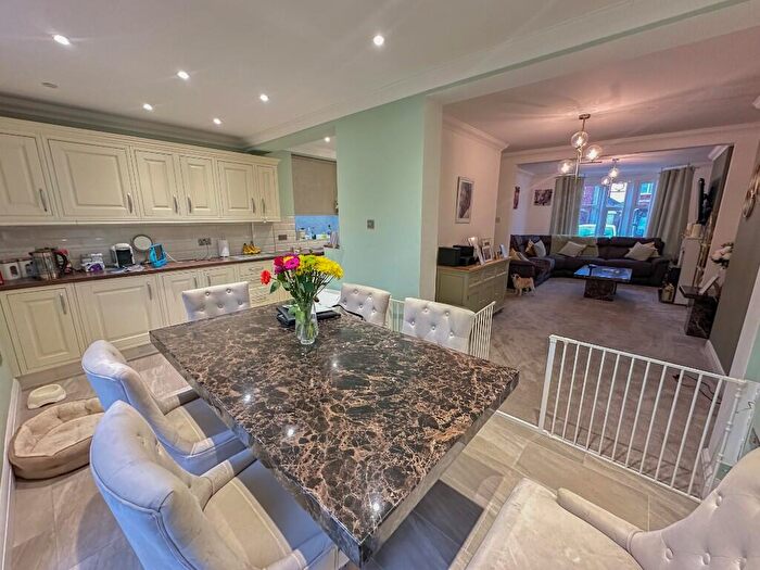 3 Bedroom End Of Terrace House For Sale In Beech Grove, Ipswich, IP3