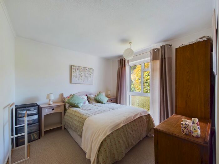 3 Bedroom End Of Terrace House For Sale In Corsletts Avenue, Broadbridge Heath, Horsham, RH12