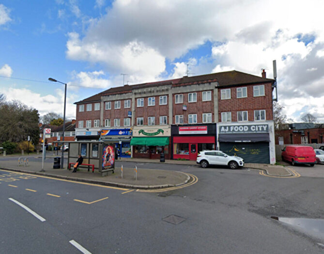 2 Bedroom Flat To Rent In Cannon Lane, Pinner, HA5