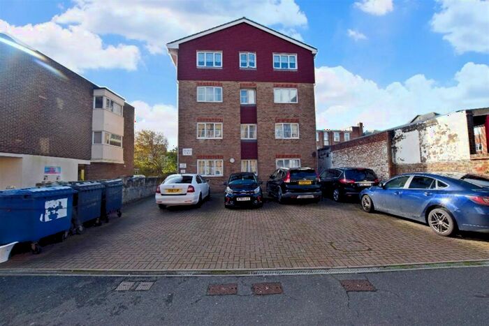 2 Bedroom Flat To Rent In Clarence Lodge, Clarence Road, Bognor Regis, PO21