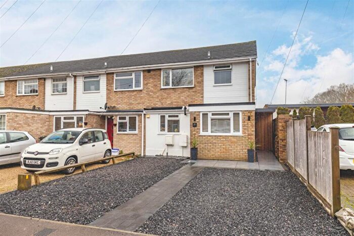 3 Bedroom End Of Terrace House For Sale In Albany Road, Old Windsor, Windsor, SL4