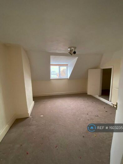 3 Bedroom Flat To Rent In Queens Road, Crosby, Liverpool, L23
