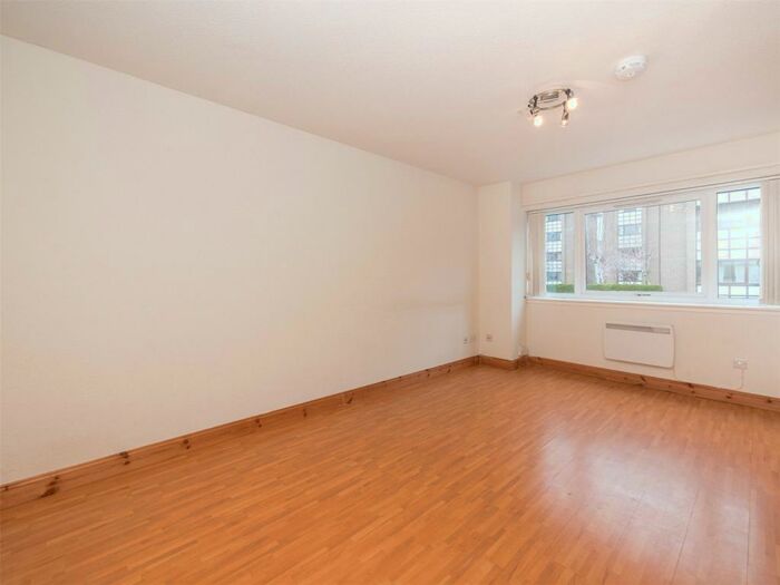 1 Bedroom Flat To Rent In Allanfield, Edinburgh, Midlothian, EH7