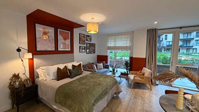 Studio To Rent In Cranton Avenue, Hayes, UB3