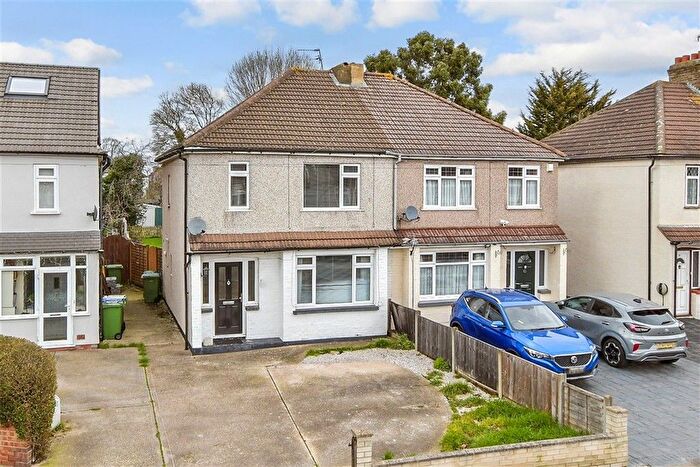 3 Bedroom Semi Detached House For Sale In Camborne Road, Welling, Kent, DA16