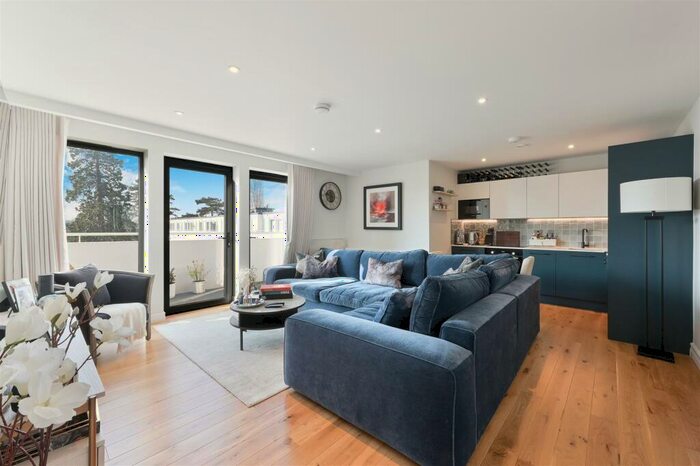 2 Bedroom Apartment To Rent In Littleworth Road, Esher, KT10