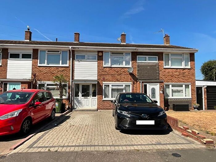 3 Bedroom Terraced House For Sale In Elm Park, Hornchurch, RM12