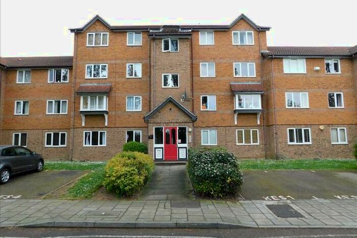 1 Bedroom Flat To Rent In Keswick Court, Cumberland Place With Parking, South East London, SE6