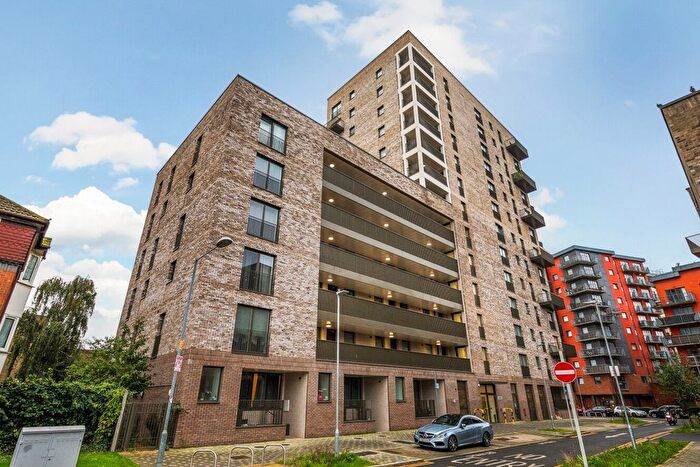 2 Bedroom Flat To Rent In Abbey Road, Barking, IG11