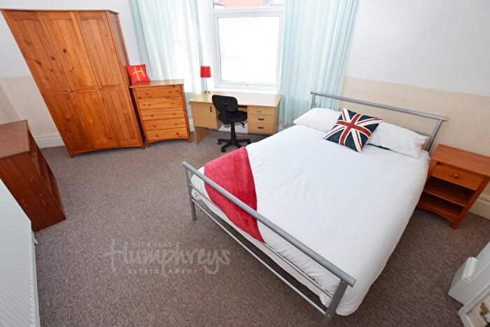 2 Bedroom Flat To Rent In Monks Park Road, Abington, Northampton, NN1