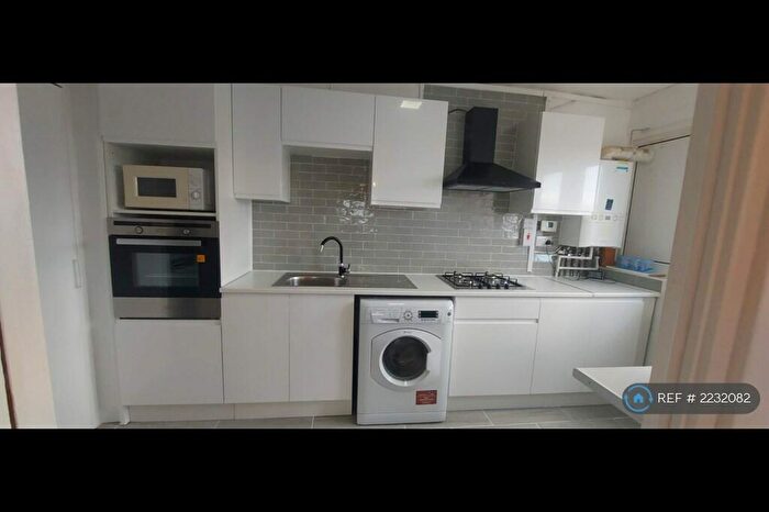 2 Bedroom Flat To Rent In Galton Tower, Birmingham, B1
