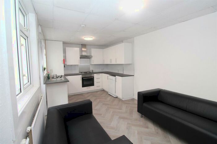 5 Bedroom House To Rent In Whitchurch Road, Cardiff, CF14