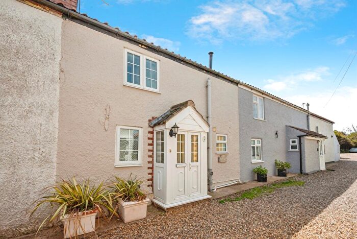 2 Bedroom Cottage For Sale In Newport, Hemsby, Great Yarmouth, NR29
