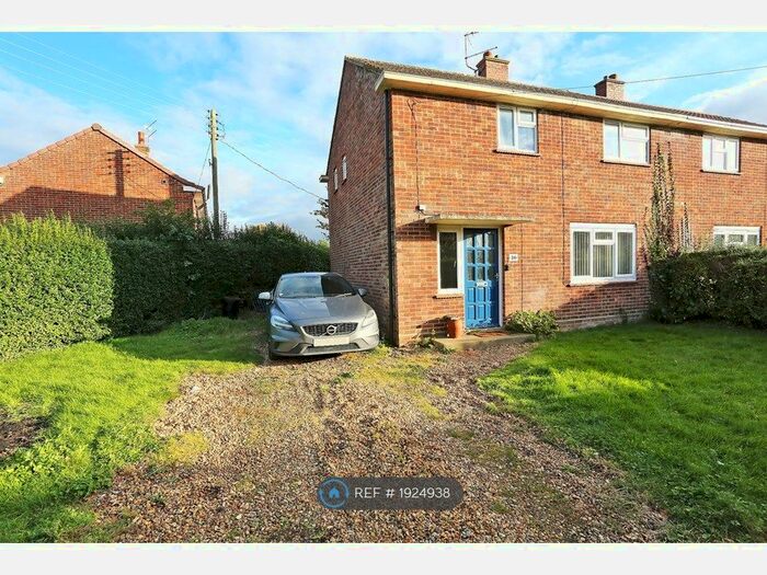 3 Bedroom Semi-Detached House To Rent In Mill Crescent, Norwich, NR13