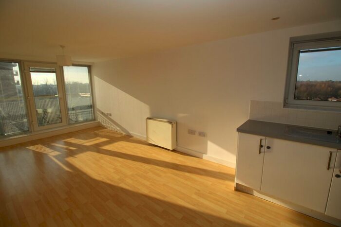 2 Bedroom Apartment To Rent In Lakeside Rise, Manchester, M9