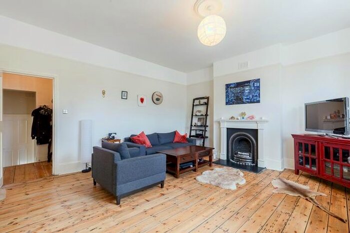 2 Bedroom Flat To Rent In Alexandra Drive, London, SE19