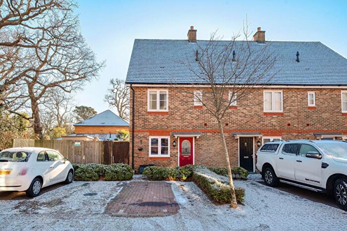 3 Bedroom End Of Terrace House For Sale In Aubin Wood, Emsworth, PO10