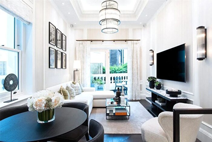 2 Bedroom Flat To Rent In Prince Of Wales Terrace, Kensington, W8