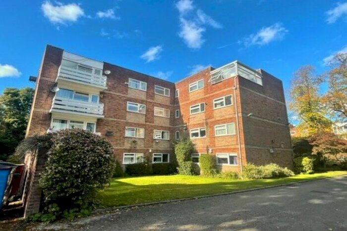 2 Bedroom Flat To Rent In Willow Court, Manchester, M14