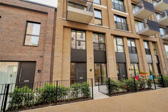 2 Bedroom Duplex To Rent In Carraway Street, Reading, Berkshire, RG1