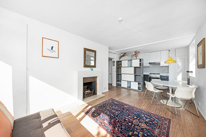 2 Bedroom Apartment To Rent In Chambord Street, E2