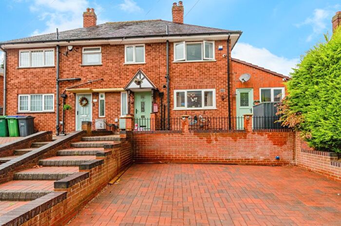 4 Bedroom Semi-detached House For Sale In Crew Road, Wednesbury, WS10