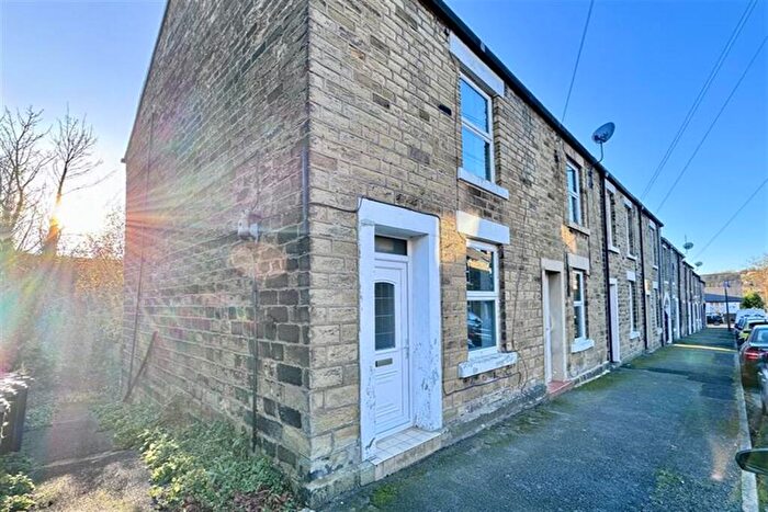 2 Bedroom End Of Terrace House To Rent In Charles Street, Glossop, SK13