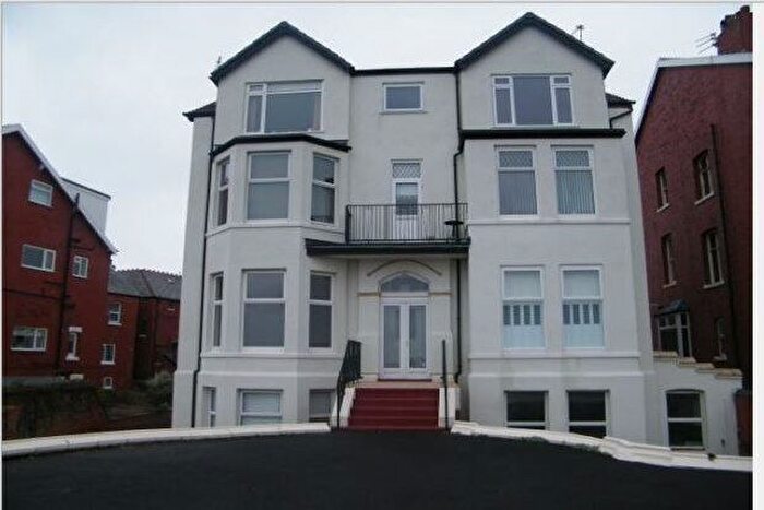 2 Bedroom Flat To Rent In Promenade, Southport, PR9