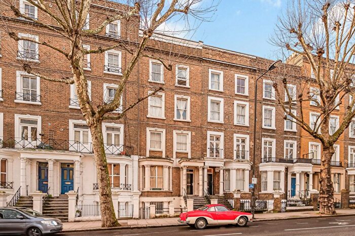 2 Bedroom Flat For Sale In Ladbroke Grove, North Kensington, W10