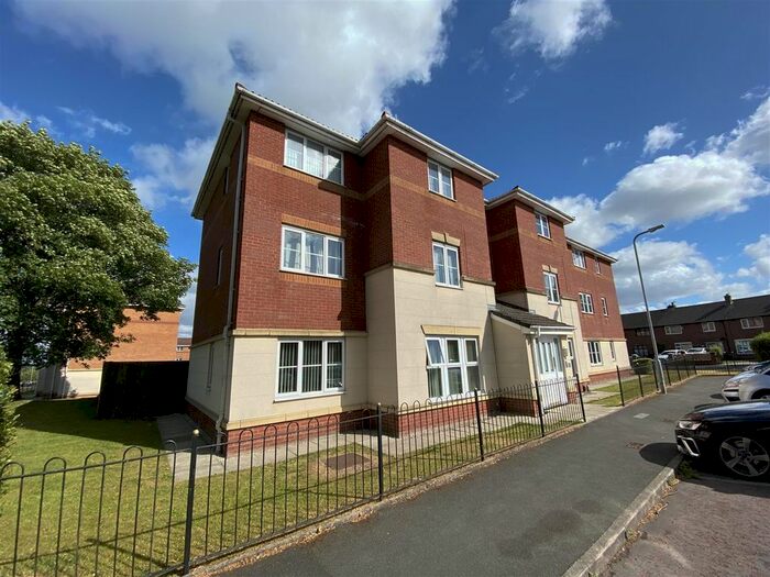 2 Bedroom Flat To Rent In Mount Pleasant Avenue, St. Helens, WA9