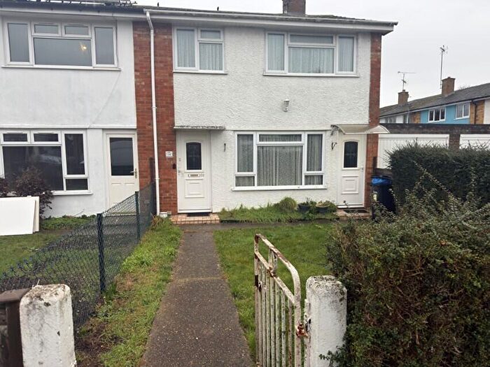 3 Bedroom End Of Terrace House For Sale In Bruce Road, Woodley, Reading, Berkshire, RG5