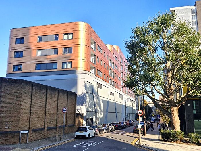 2 Bedroom Flat To Rent In Holman Road, Battersea, London, SW11