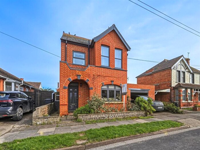 4 Bedroom House For Sale In Central Avenue, Herne Bay, CT6