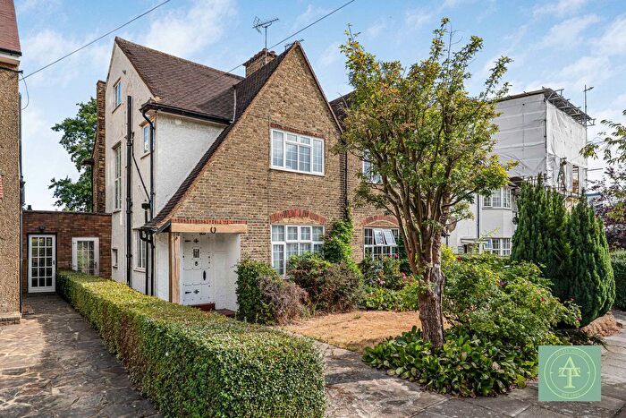 3 Bedroom Semi-Detached House For Sale In Sherbrook Gardens, Winchmore Hill, N21