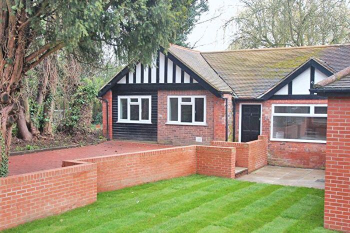 2 Bedroom End Of Terrace House For Sale In Bungalow, Abbey Road, Grimsby, DN32