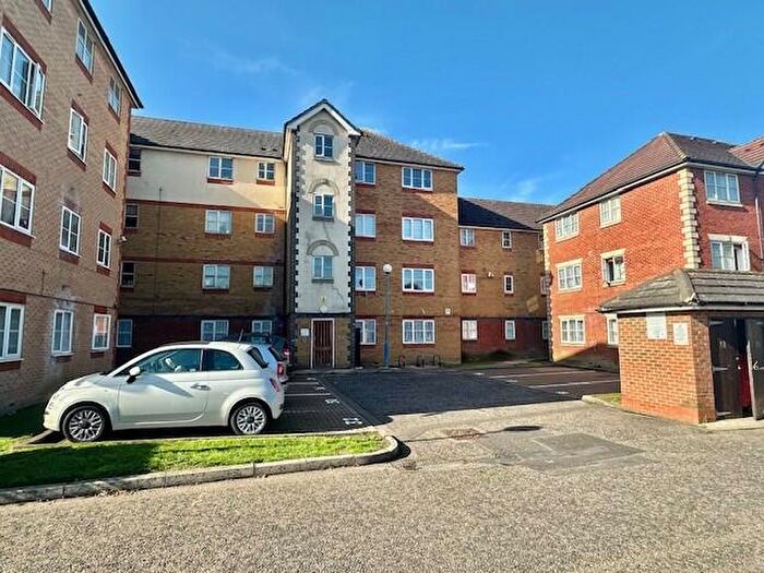 2 Bedroom Flat To Rent In Bellingham Court, Wanderer Drive, Barking, IG11