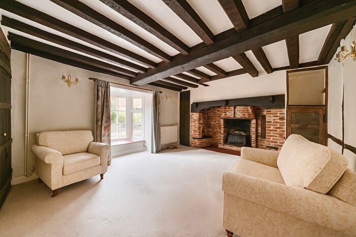 3 Bedroom End Terrace House For Sale In Haslemere Road, Liphook, GU30