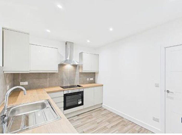 3 Bedroom House To Rent In Hill View Road, Brimington, Chesterfield, S43