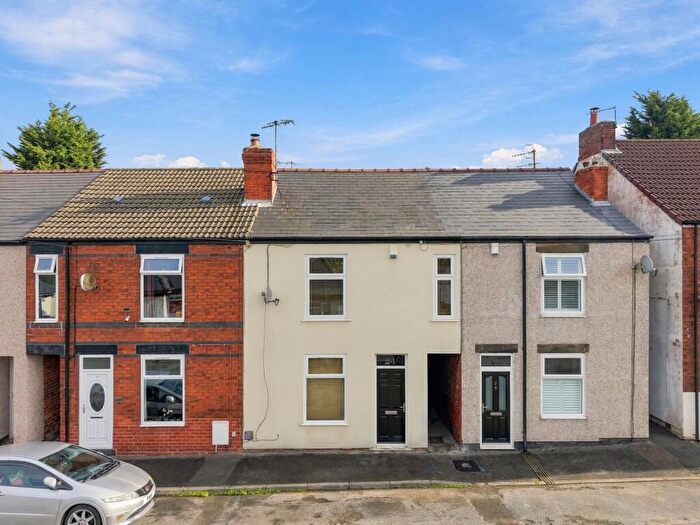 3 Bedroom Terraced House For Sale In Dickenson Road, Chesterfield, S41