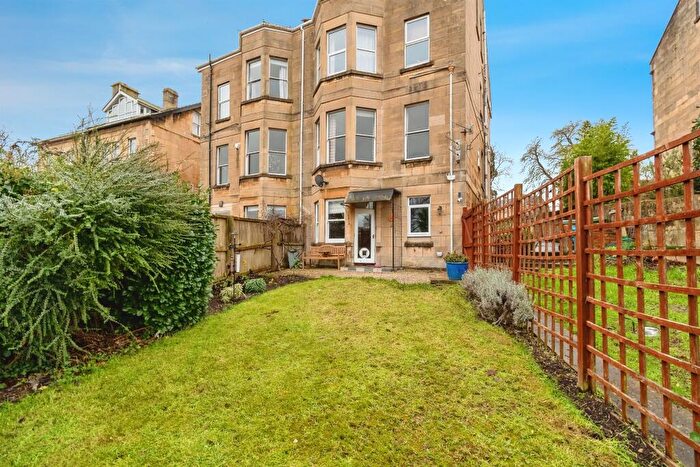 2 Bedroom Apartment For Sale In Lower Oldfield Park, Bath, BA2