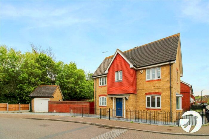 3 Bedroom Detached House To Rent In Covesfield, Gravesend, Kent, DA11