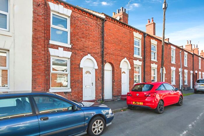 2 Bedroom Terraced House For Sale In Hill Street, Warwick, CV34