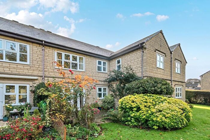 3 Bedroom Flat For Sale In Chipping Norton, Oxfordshire, OX7
