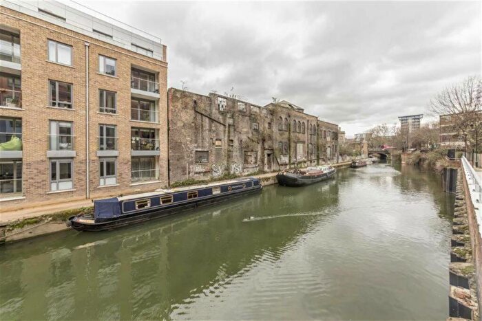 2 Bedroom Apartment To Rent In Rope Court, E14